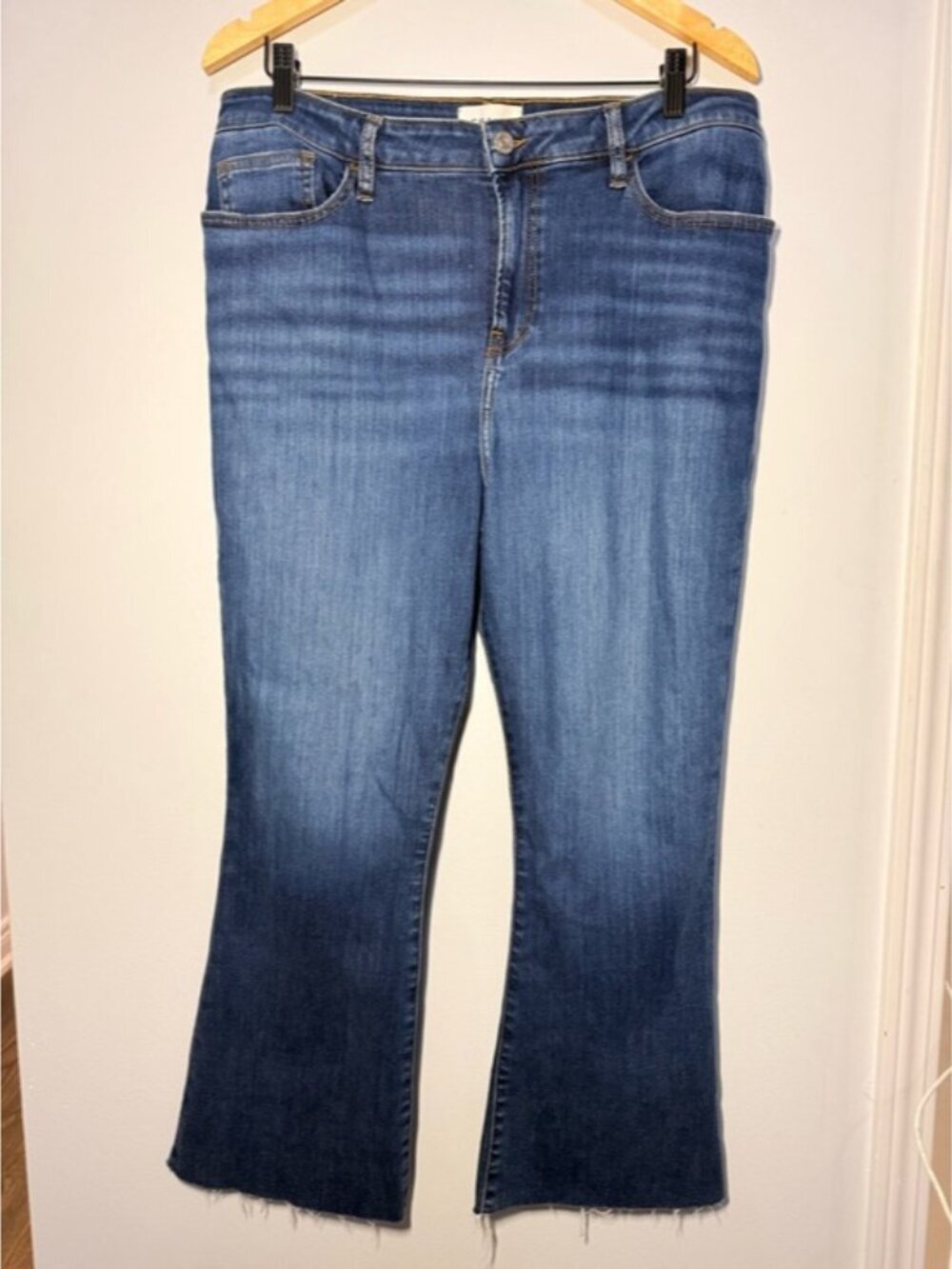 FRAME Le Crop mini boot cropped jeans size 32 - Picture 3 of 10